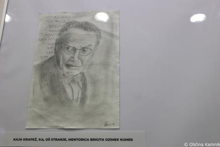 V prostorih občinske stavbe na ogled razstava literarnih in likovnih del na temo Častni občan Kamnika (52)